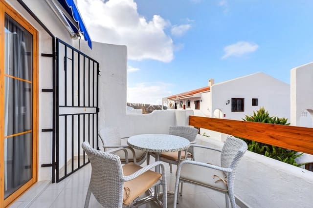 Flat for sale in Los Cristianos, Arona with pool - € 220,000 (Ref: 9656991)