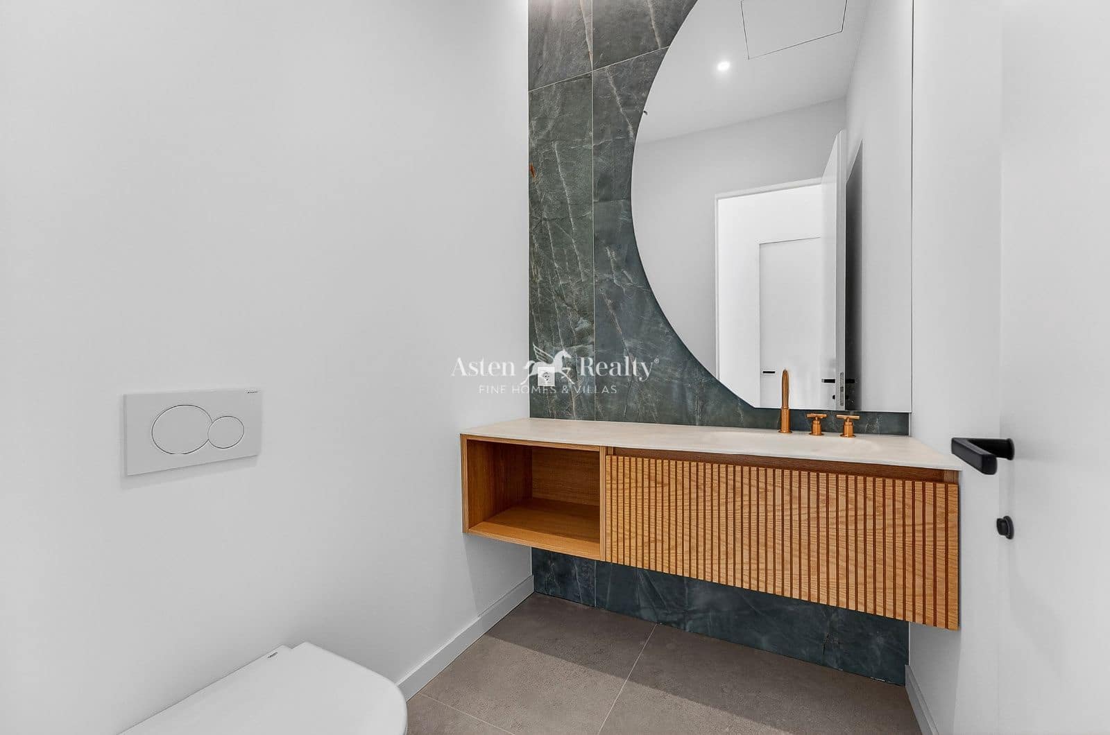 4 slaapkamer Huis te koop in Guia de Isora met zwembad garage - € 6.900.000 (Ref: 9665185)