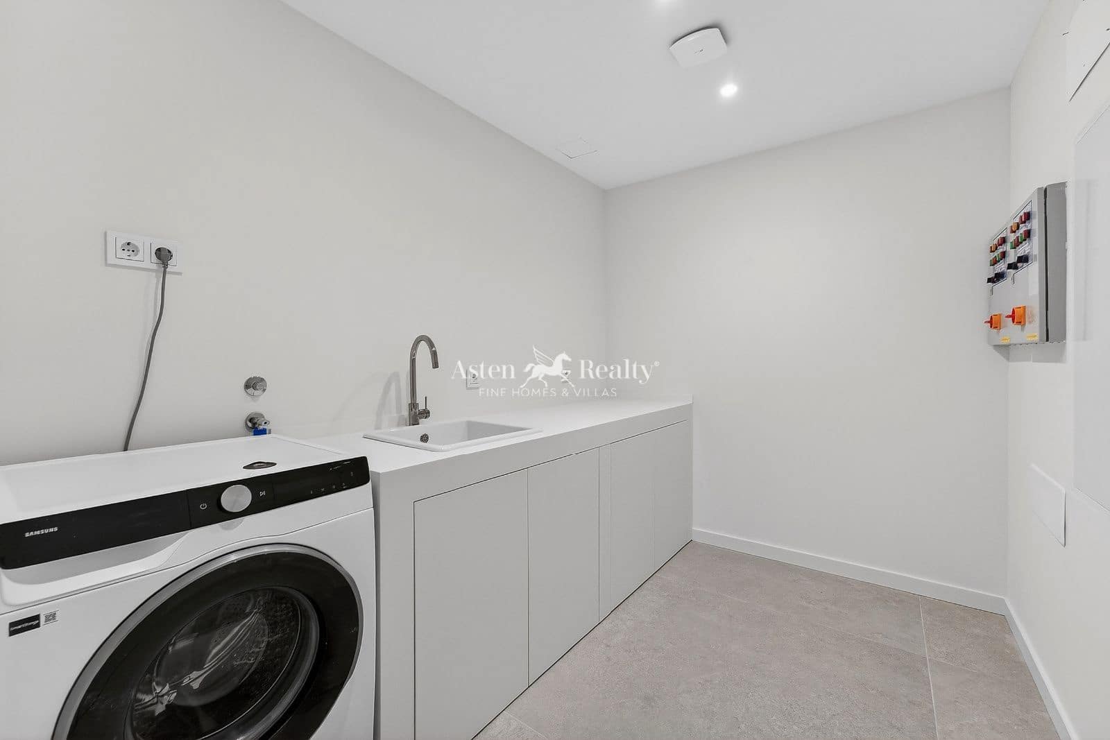 4 slaapkamer Huis te koop in Guia de Isora met zwembad garage - € 6.900.000 (Ref: 9665185)