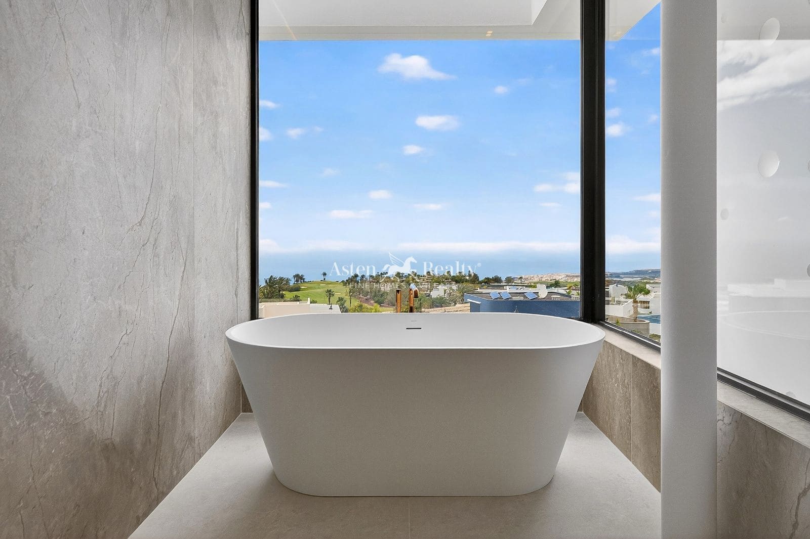 4 slaapkamer Huis te koop in Guia de Isora met zwembad garage - € 6.900.000 (Ref: 9665185)