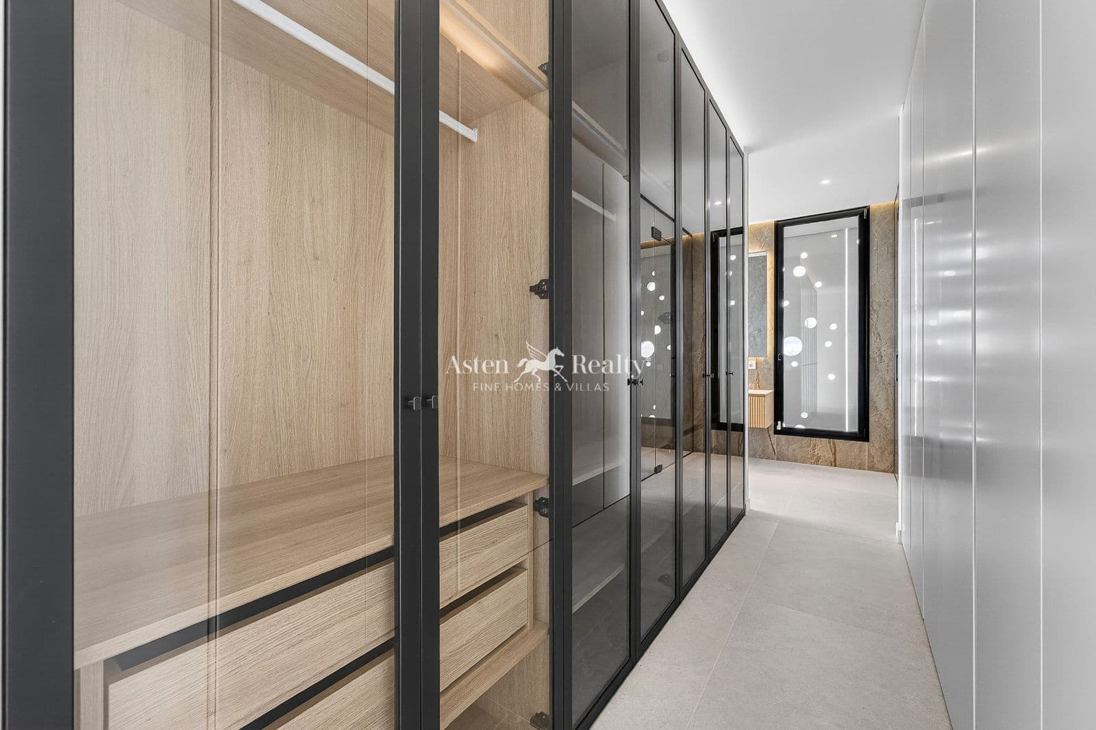 4 slaapkamer Huis te koop in Guia de Isora met zwembad garage - € 6.900.000 (Ref: 9665185)