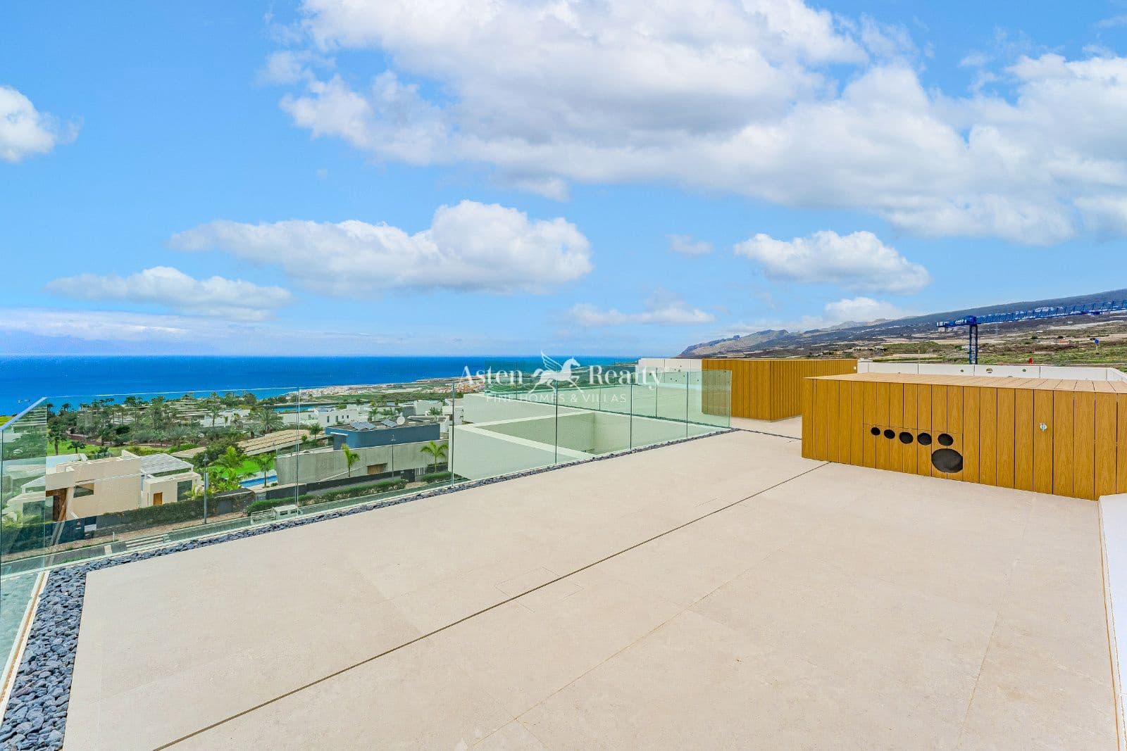 4 slaapkamer Huis te koop in Guia de Isora met zwembad garage - € 6.900.000 (Ref: 9665185)