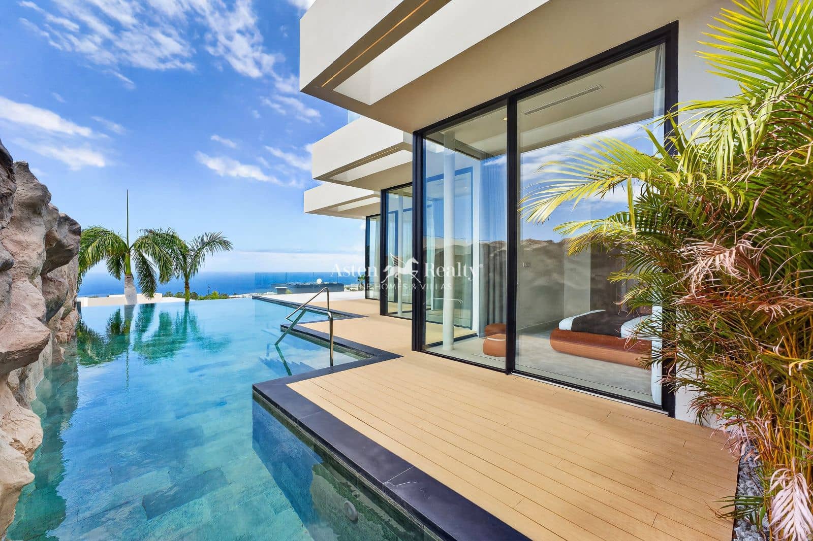 4 slaapkamer Huis te koop in Guia de Isora met zwembad garage - € 6.900.000 (Ref: 9665185)