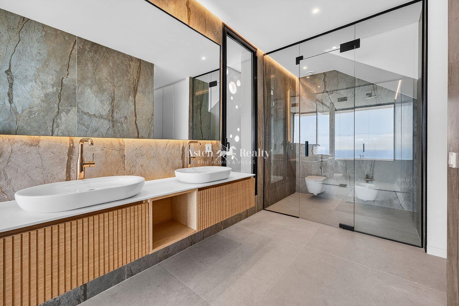 4 slaapkamer Huis te koop in Guia de Isora met zwembad garage - € 6.900.000 (Ref: 9665185)