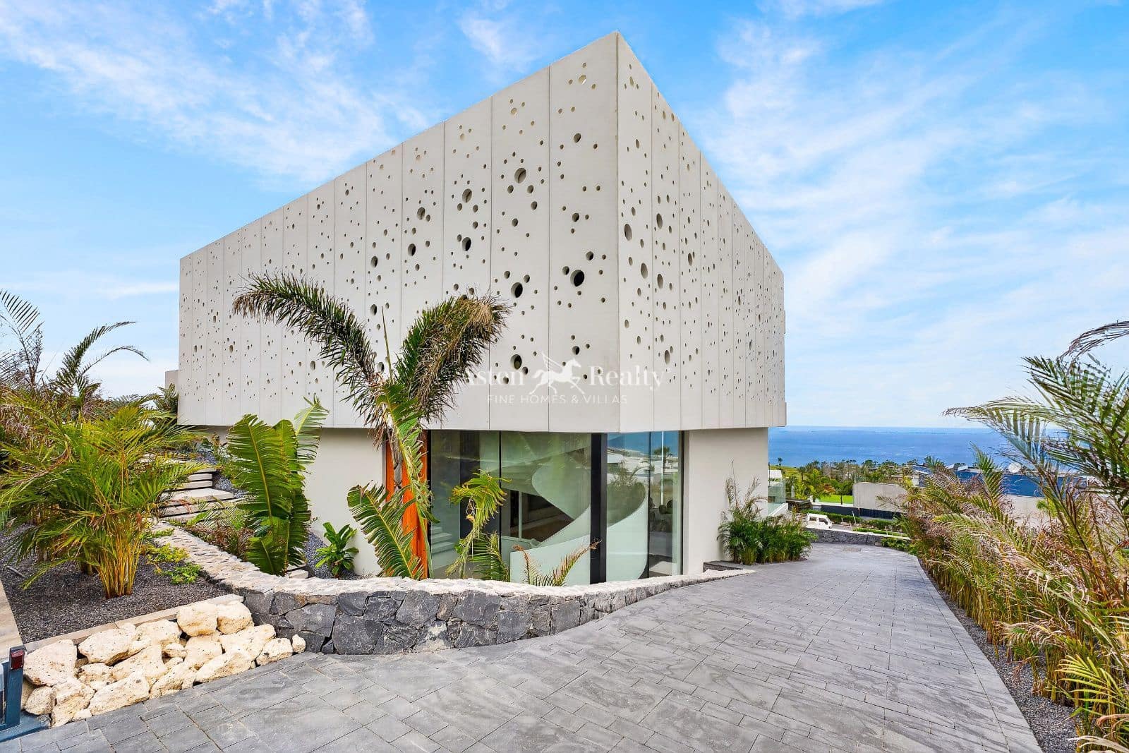 4 slaapkamer Huis te koop in Guia de Isora met zwembad garage - € 6.900.000 (Ref: 9665185)