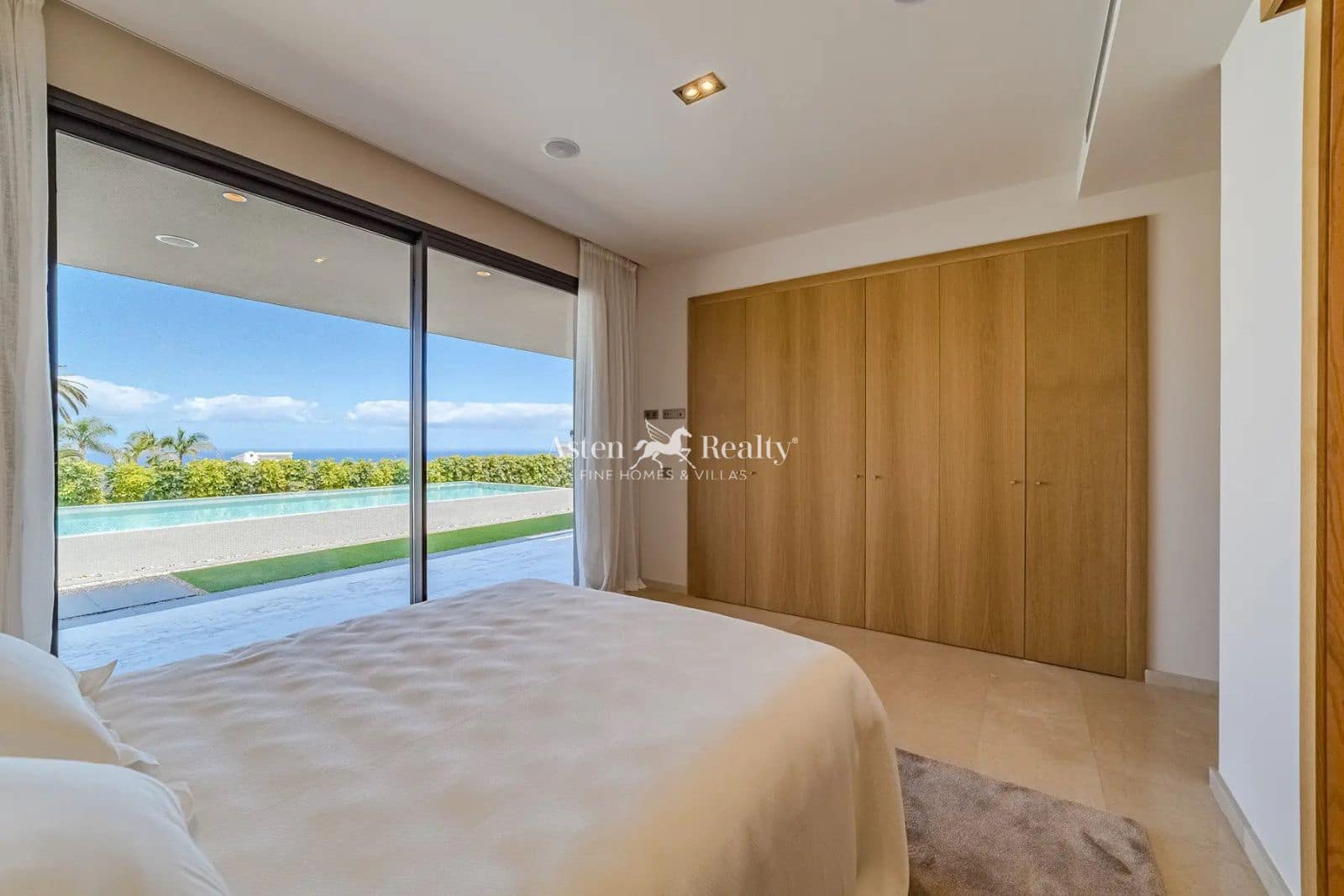 4 chambre Maison de Ville à vendre à Puerto de la Cruz avec piscine garage - 2 400 000 € (Ref: 9665186)