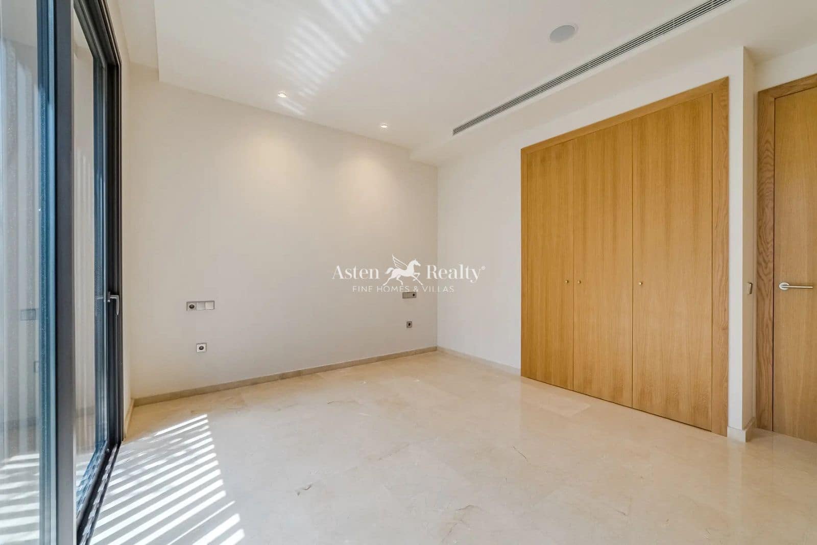 4 chambre Maison de Ville à vendre à Puerto de la Cruz avec piscine garage - 2 400 000 € (Ref: 9665186)