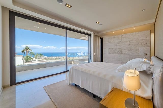 Casa de 4 habitaciones en Puerto de la Cruz en venta con piscina garaje - 2.400.000 € (Ref: 9665186)