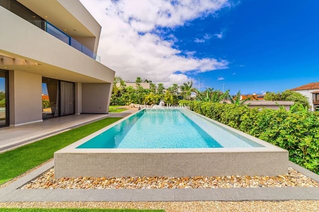 Casa de 4 habitaciones en Puerto de la Cruz en venta con piscina garaje - 2.400.000 € (Ref: 9665186)