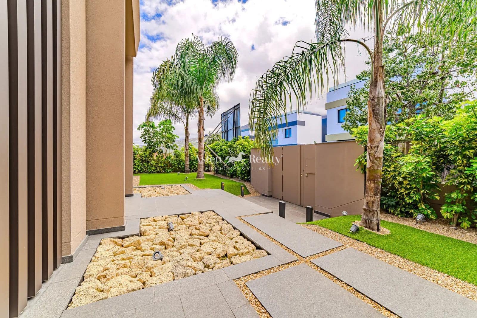 4 chambre Maison de Ville à vendre à Puerto de la Cruz avec piscine garage - 2 400 000 € (Ref: 9665186)