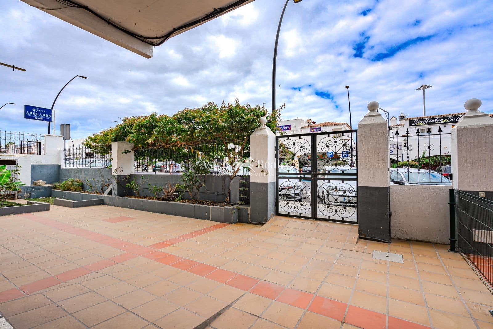 Virksomhed til leje i Los Cristianos - € 4.000 (Ref: 9665306)