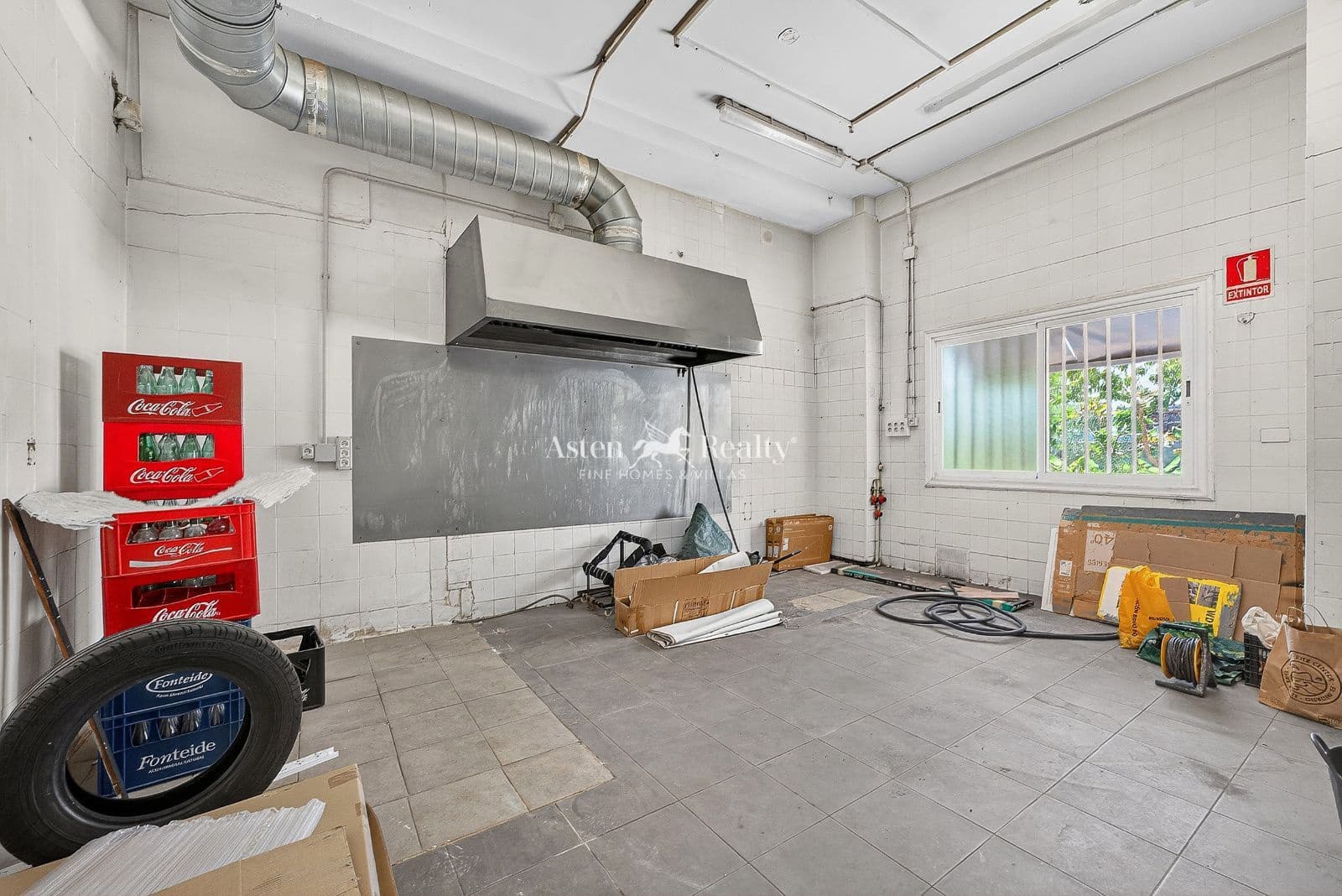 Business for rent in Los Cristianos - € 3,900 (Ref: 9665306)