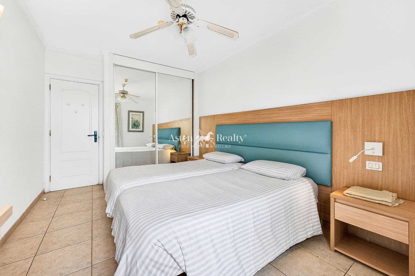 1 chambre Penthouse à vendre à Playa de las Americas avec piscine - 299 000 € (Ref: 9669195)