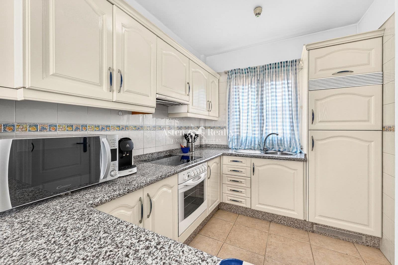 1 chambre Penthouse à vendre à Playa de las Americas avec piscine - 299 000 € (Ref: 9669195)