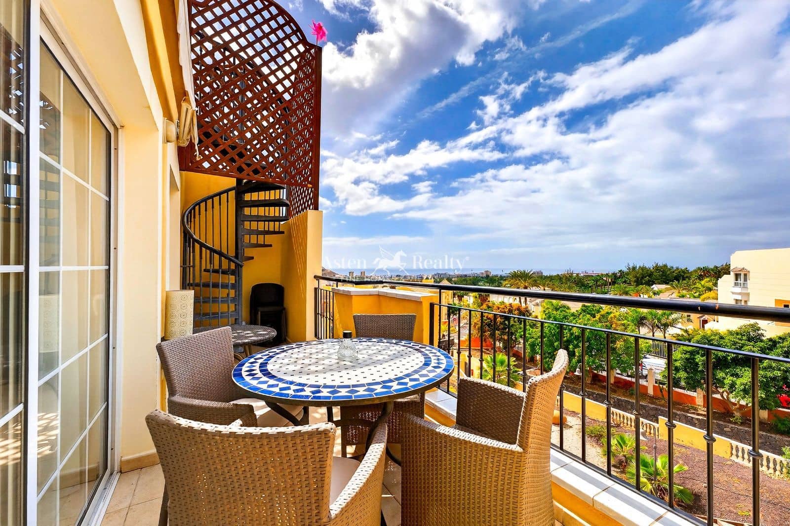 1 chambre Penthouse à vendre à Playa de las Americas avec piscine - 299 000 € (Ref: 9669195)