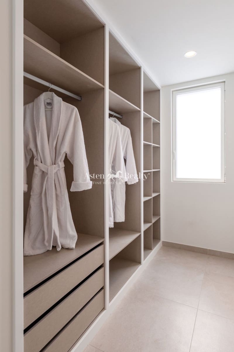 3 bedroom Townhouse for sale in Costa Adeje with pool garage - € 1,950,000 (Ref: 9676312)