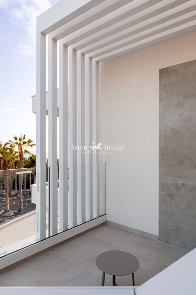 3 bedroom Townhouse for sale in Costa Adeje with pool garage - € 1,950,000 (Ref: 9676312)