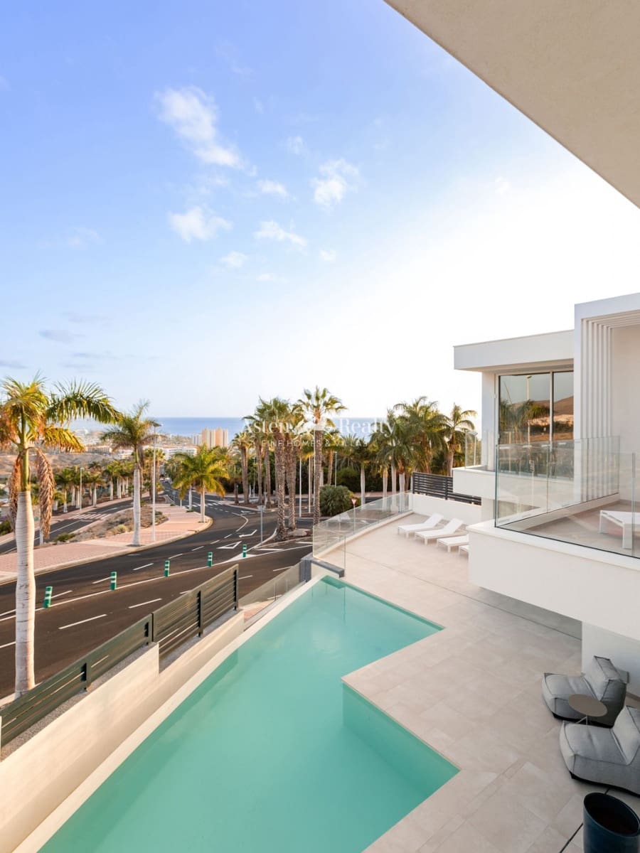 3 bedroom Townhouse for sale in Costa Adeje with pool garage - € 1,950,000 (Ref: 9676312)