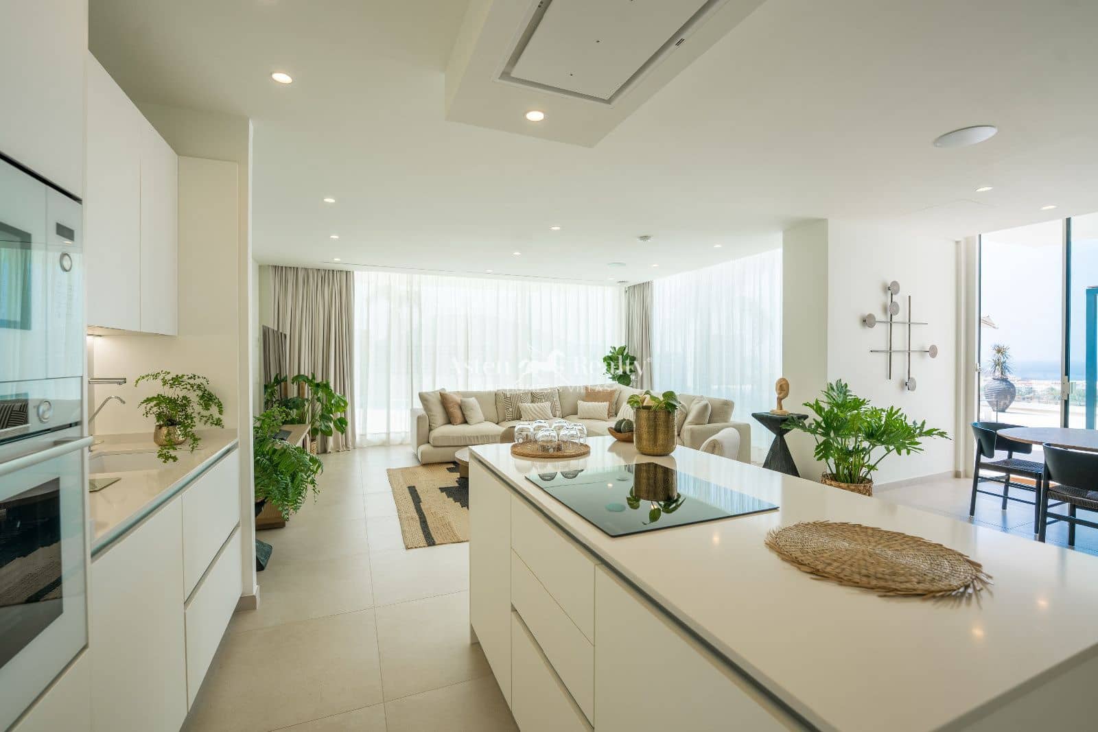 Casa de 3 habitaciones en Costa Adeje en venta con piscina garaje - 1.912.000 € (Ref: 9676470)