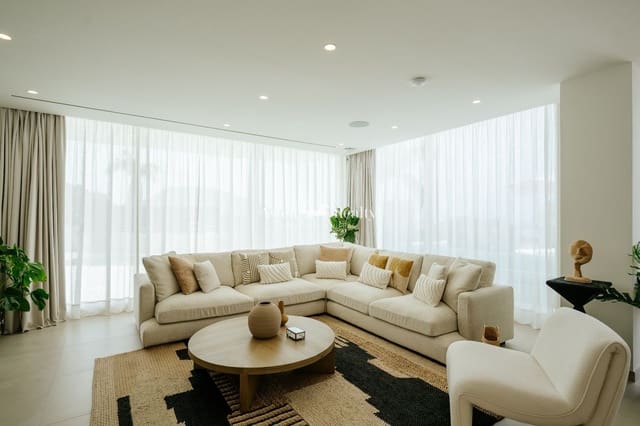 Casa de 3 habitaciones en San Eugenio Alto, Adeje en venta con piscina garaje - 1.912.000 € (Ref: 9676470)