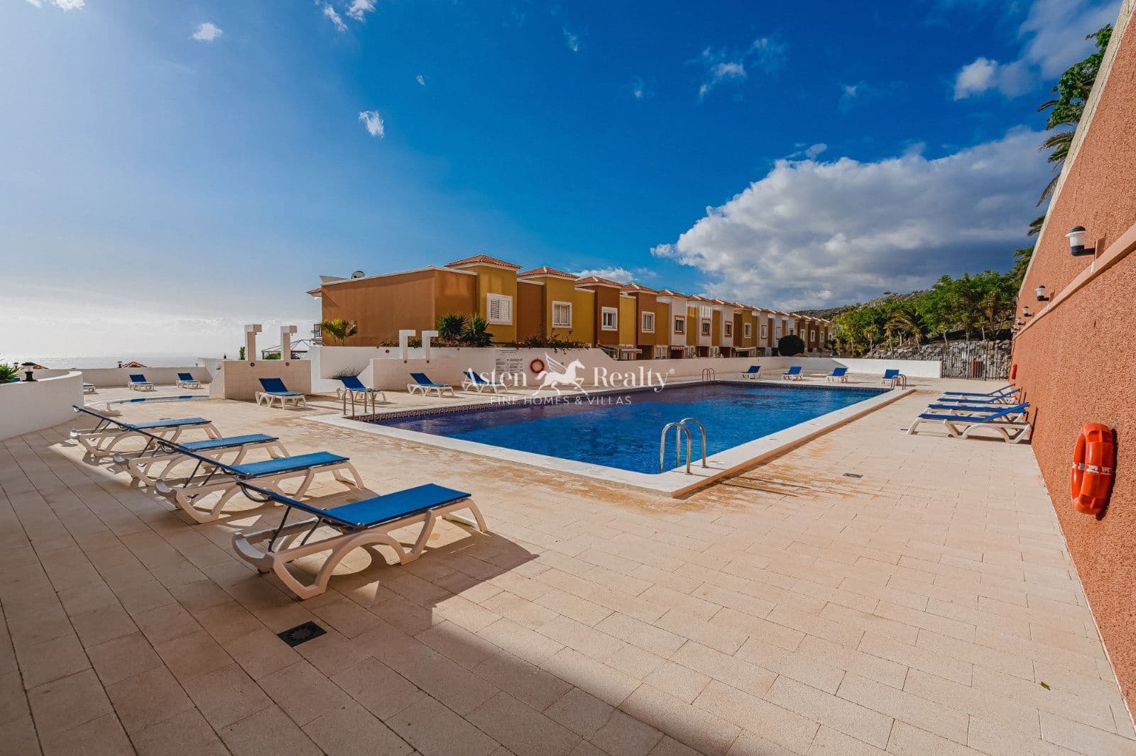 3 camera da letto Bungalow in vendita in Torviscas con piscina garage - 639.000 € (Rif: 9679288)