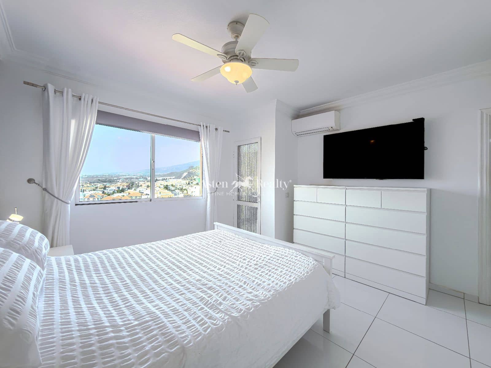 3 makuuhuone Bungalow myytävänä paikassa Torviscas mukana uima-altaan 
autotalli - 639 000 € (Ref: 9679288)