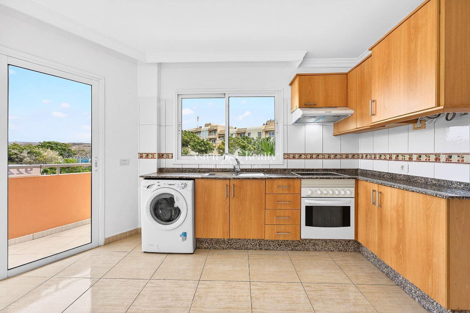 1 bedroom Penthouse for sale in Los Abrigos - € 235,000 (Ref: 9684343)