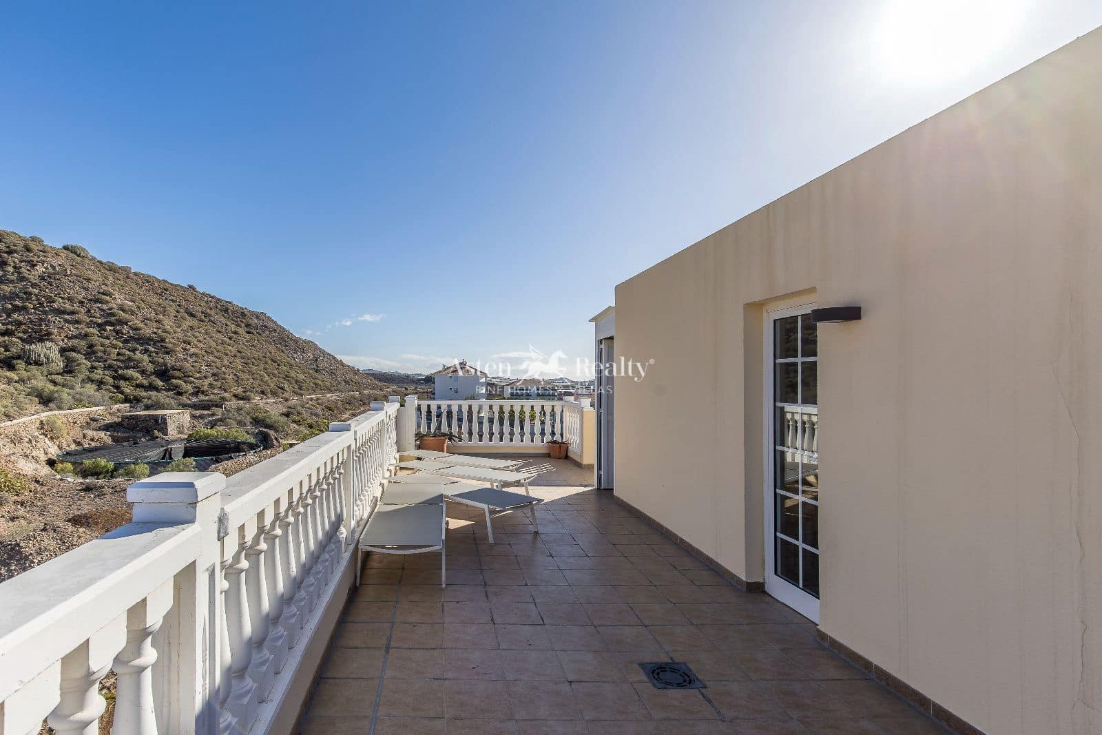 3 makuuhuone Kattohuoneisto myytävänä paikassa Palm-Mar mukana uima-altaan 
autotalli - 414 000 € (Ref: 9685241)