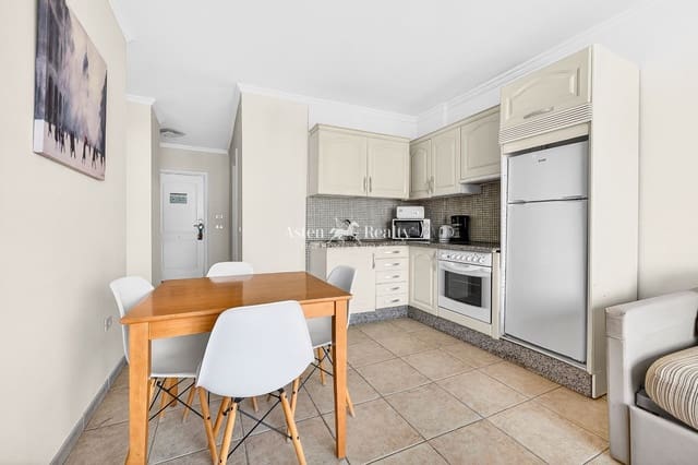 1 chambre Appartement à vendre à Playa de las Americas, Arona avec piscine - 285 000 € (Ref: 9685608)