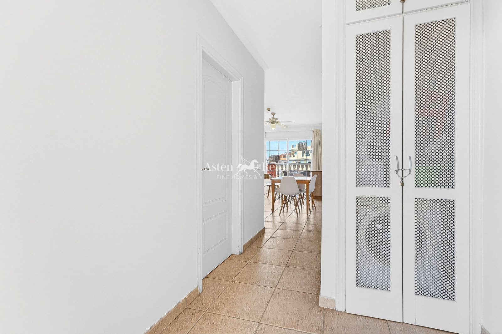 1 chambre Appartement à vendre à Playa de las Americas avec piscine - 285 000 € (Ref: 9685608)