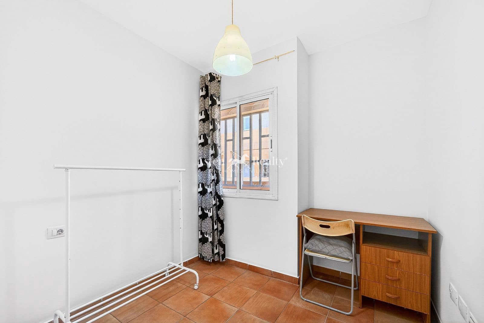 3 bedroom Flat for sale in Cabo Blanco with garage - € 195,000 (Ref: 9694468)