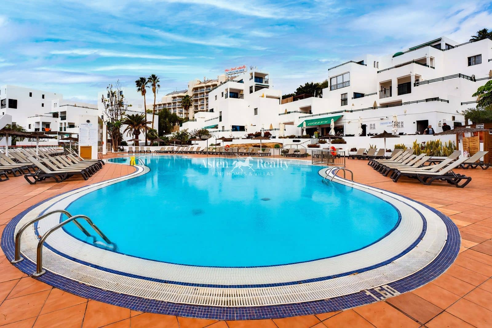 1 chambre Appartement à vendre à Costa Adeje avec piscine - 299 000 € (Ref: 9697913)