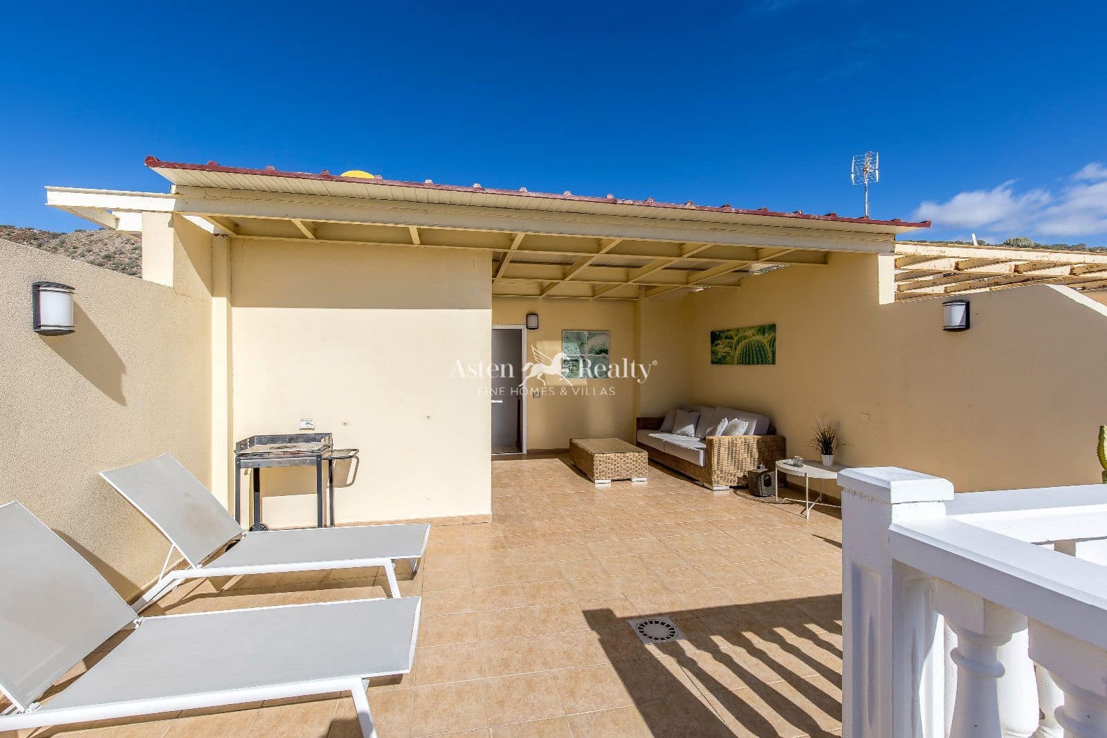 2 bedroom Penthouse for sale in Palm-Mar with pool garage - € 364,000 (Ref: 9700092)