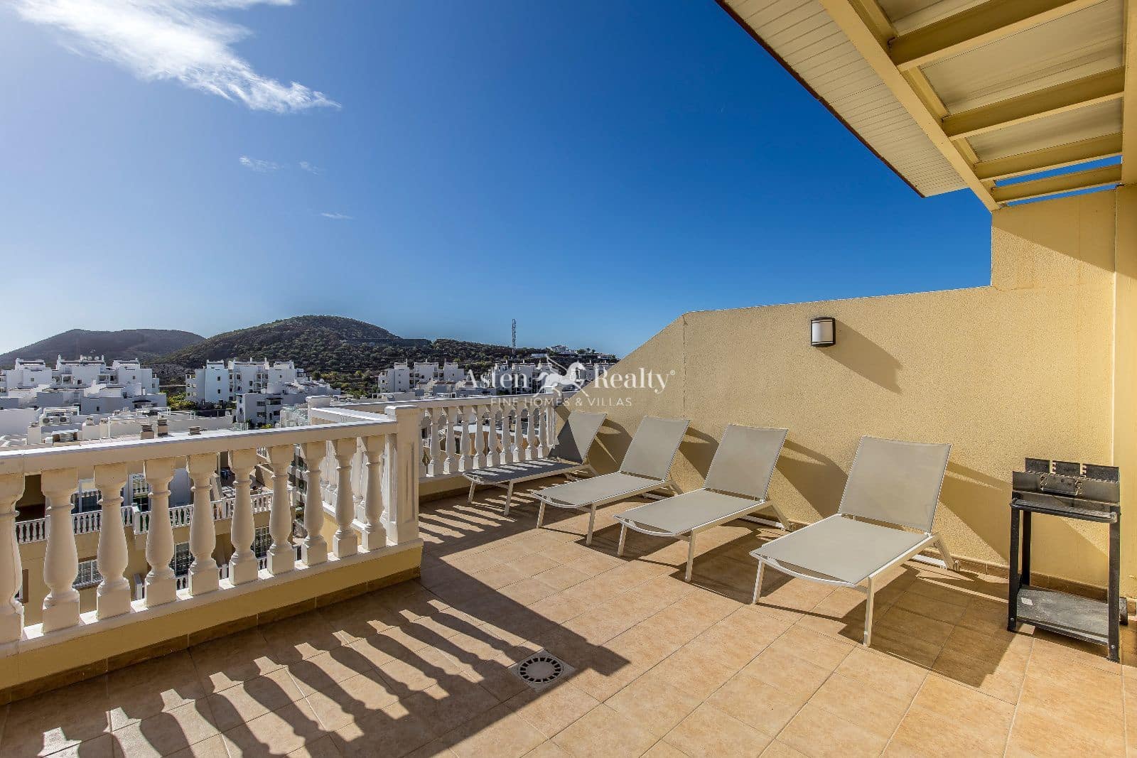 2 bedroom Penthouse for sale in Palm-Mar with pool garage - € 364,000 (Ref: 9700092)