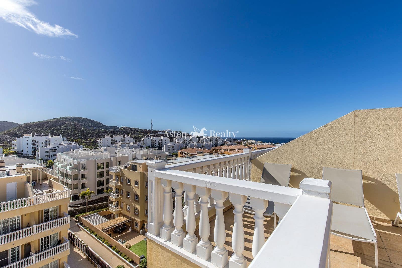 2 bedroom Penthouse for sale in Palm-Mar with pool garage - € 364,000 (Ref: 9700092)
