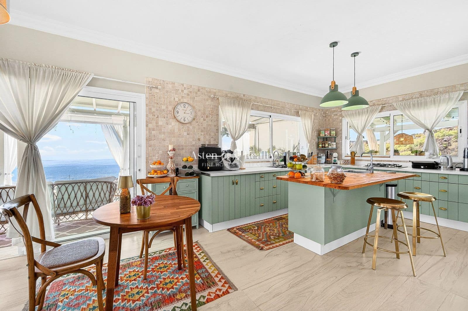 2 camera da letto Casa in vendita in Chio con piscina garage - 998.000 € (Rif: 9700093)