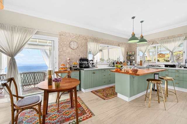 2 makuuhuone Omakotitalo myytävänä paikassa Chio, Guía de Isora mukana uima-altaan 
autotalli - 998 000 € (Ref: 9700093)