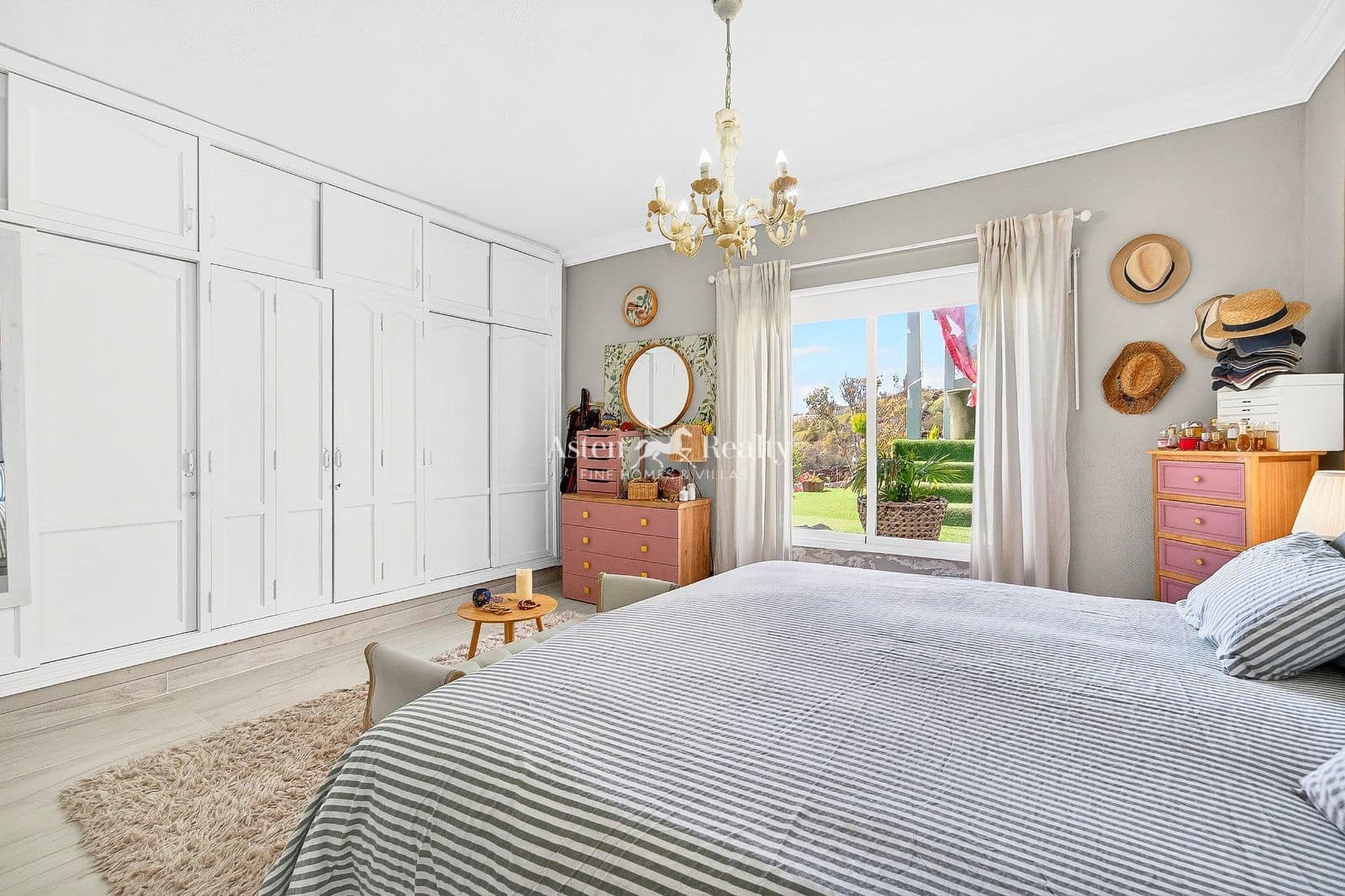 2 camera da letto Casa in vendita in Chio con piscina garage - 998.000 € (Rif: 9700093)