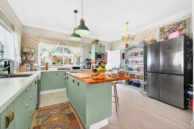 2 makuuhuone Omakotitalo myytävänä paikassa Chio, Guía de Isora mukana uima-altaan 
autotalli - 998 000 € (Ref: 9700093)