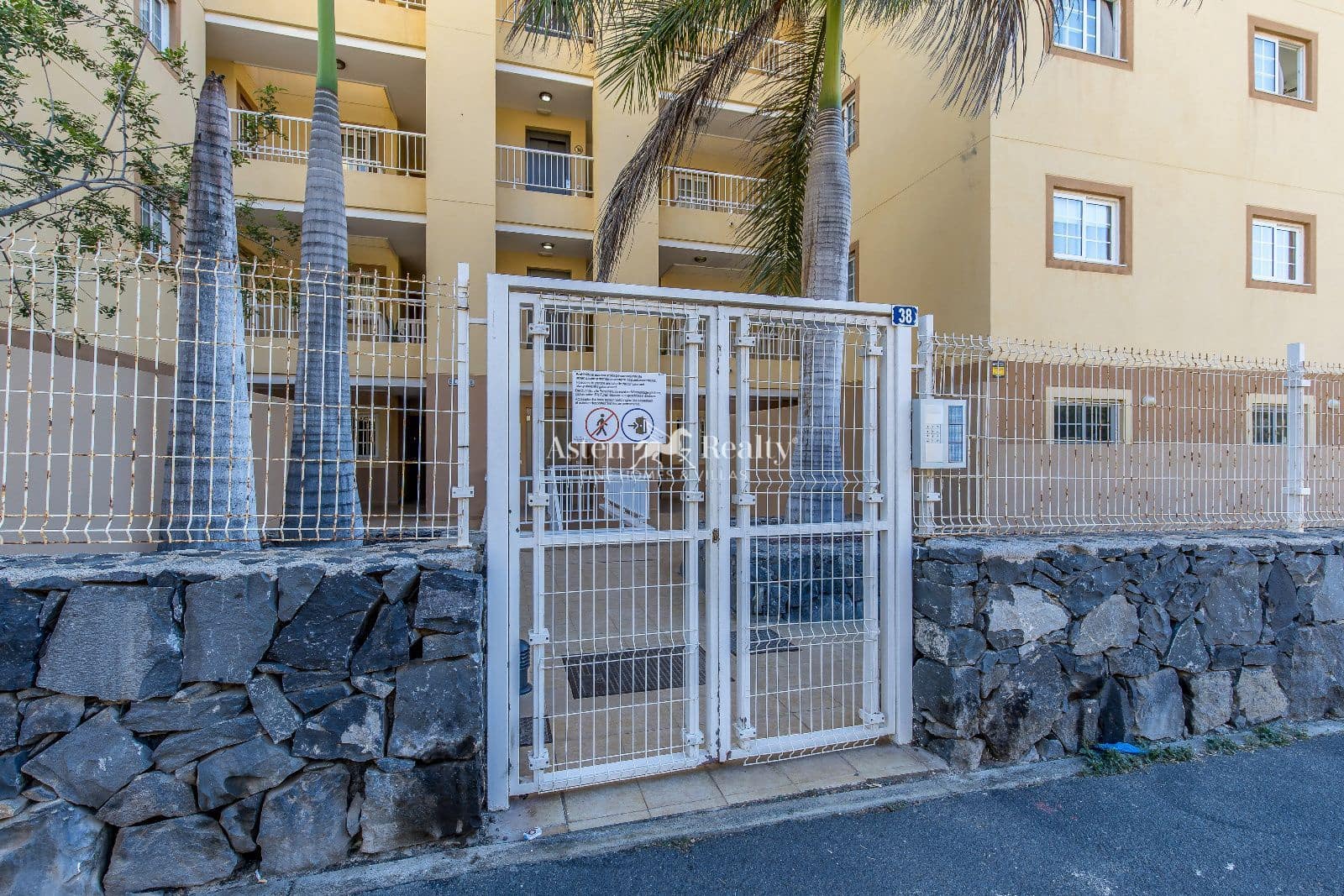 2 bedroom Penthouse for sale in Palm-Mar with pool garage - € 360,000 (Ref: 9700094)