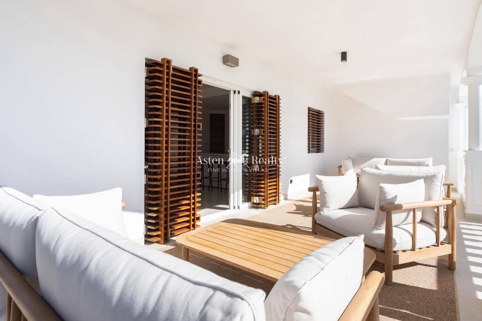 5 soveværelse Byhus til salg i La Caleta Adeje med swimmingpool garage - € 3.300.000 (Ref: 9713523)