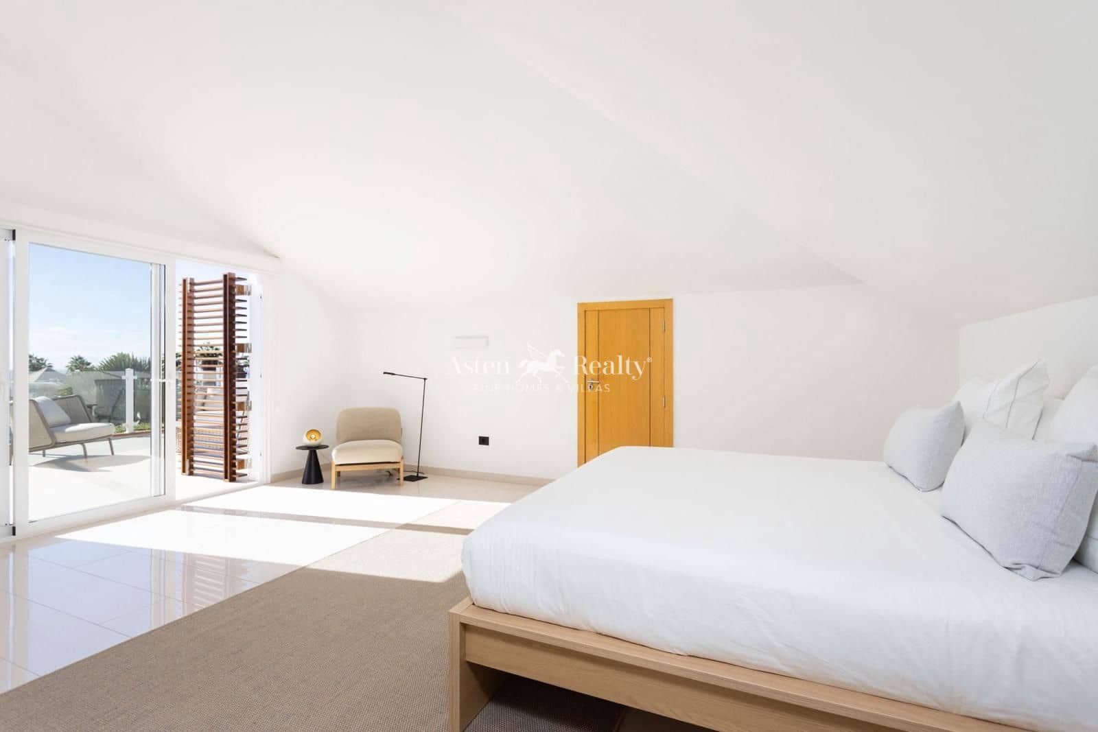 5 soveværelse Byhus til salg i La Caleta Adeje med swimmingpool garage - € 3.300.000 (Ref: 9713523)