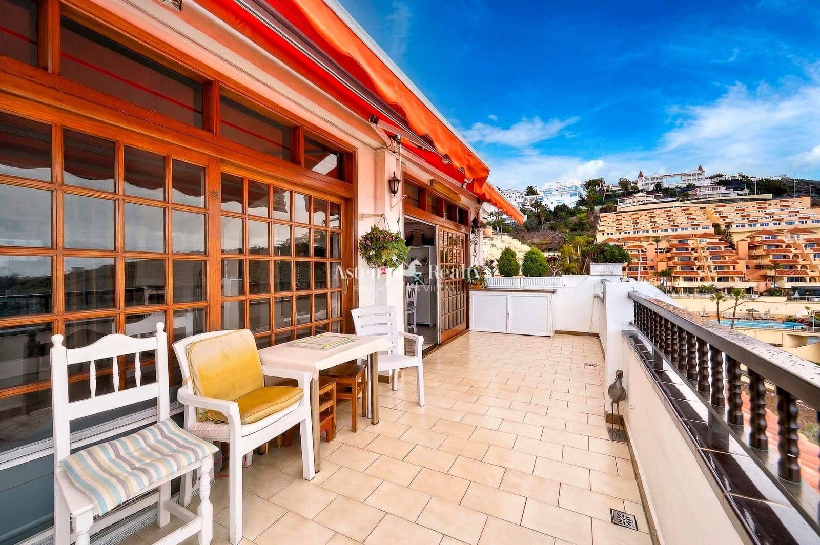 2 Zimmer Wohnung zu verkaufen in Costa Adeje mit Garage - 330.000 € (Ref: 9716756)