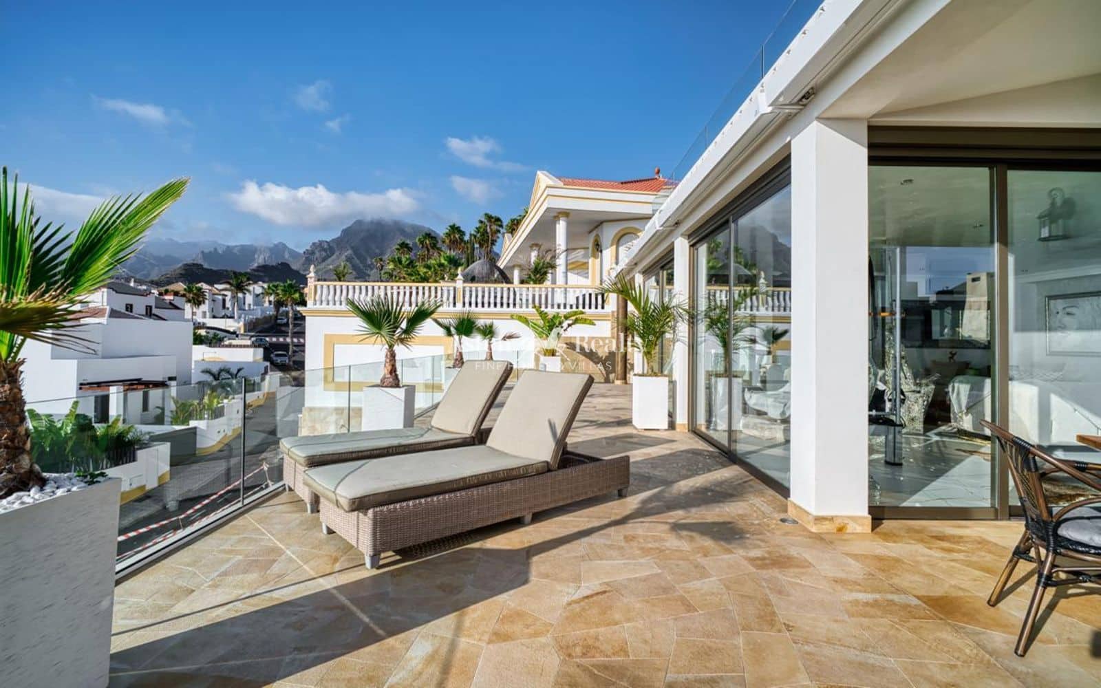 4 soverom Hus til salgs i Costa Adeje med svømmebasseng garasje - € 5 500 000 (Ref: 9720468)