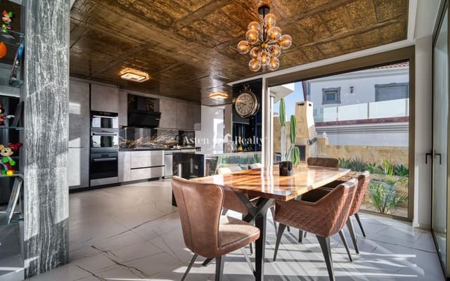 4 soverom Hus til salgs i San Eugenio Alto, Adeje med svømmebasseng garasje - € 5 500 000 (Ref: 9720468)