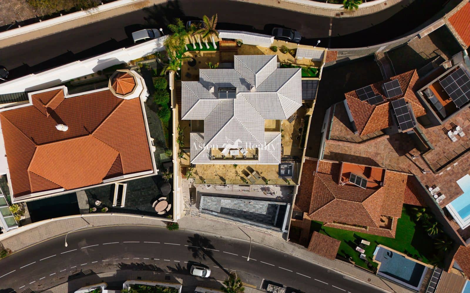 4 soverom Hus til salgs i Costa Adeje med svømmebasseng garasje - € 5 500 000 (Ref: 9720468)