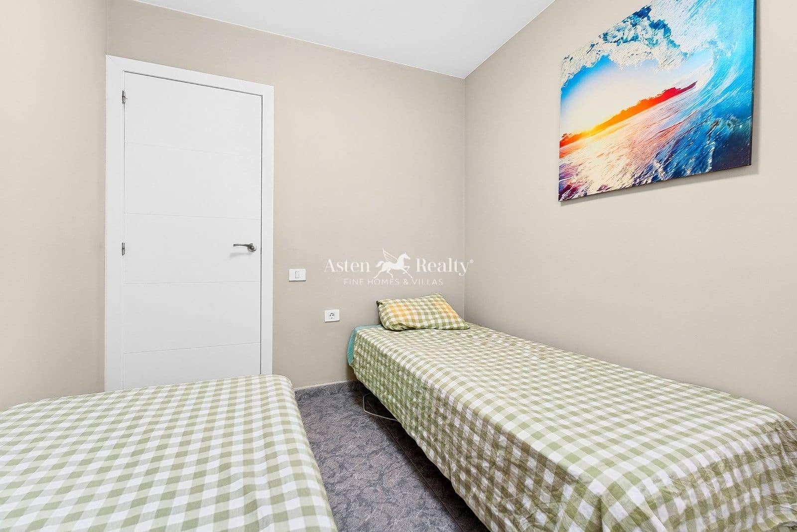 3 sypialnia Mieszkanie do wynajęcia w Los Cristianos - 1 700 € (Ref: 9720721)