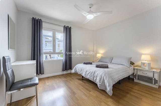 4 soverom Hus til salgs i Los Cristianos, Arona med svømmebasseng garasje - € 850 000 (Ref: 9730697)