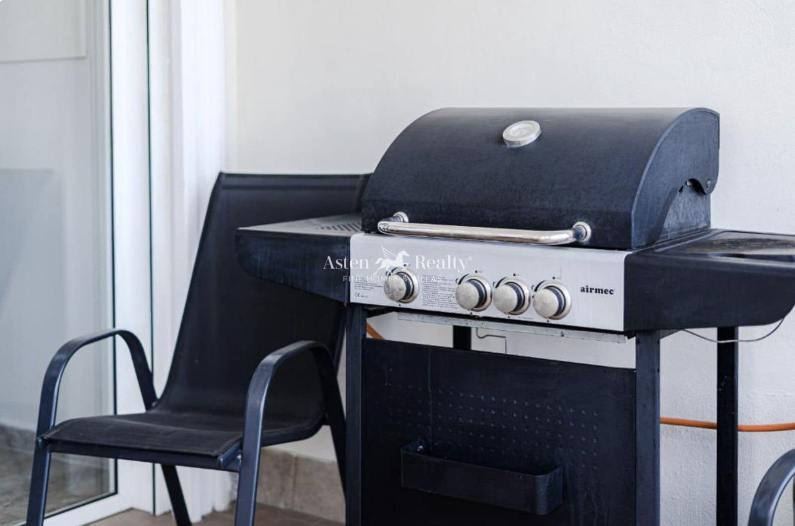 4 soverom Hus til salgs i Los Cristianos med svømmebasseng garasje - € 850 000 (Ref: 9730697)