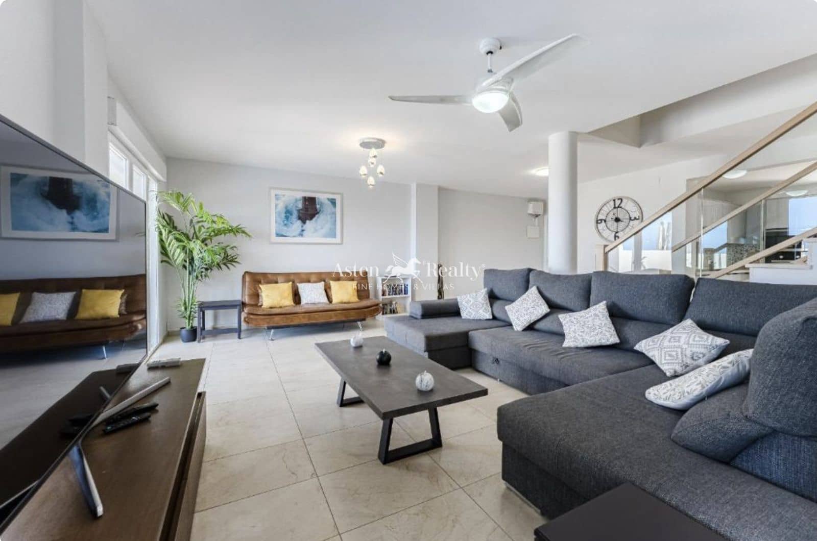 4 soverom Hus til salgs i Los Cristianos med svømmebasseng garasje - € 850 000 (Ref: 9730697)